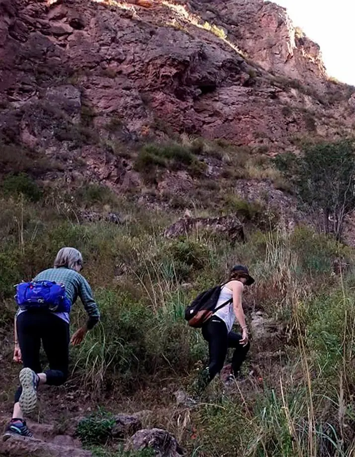 Perolniyoc Waterfall Hike